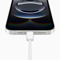 Apple iPhone 16e USB C